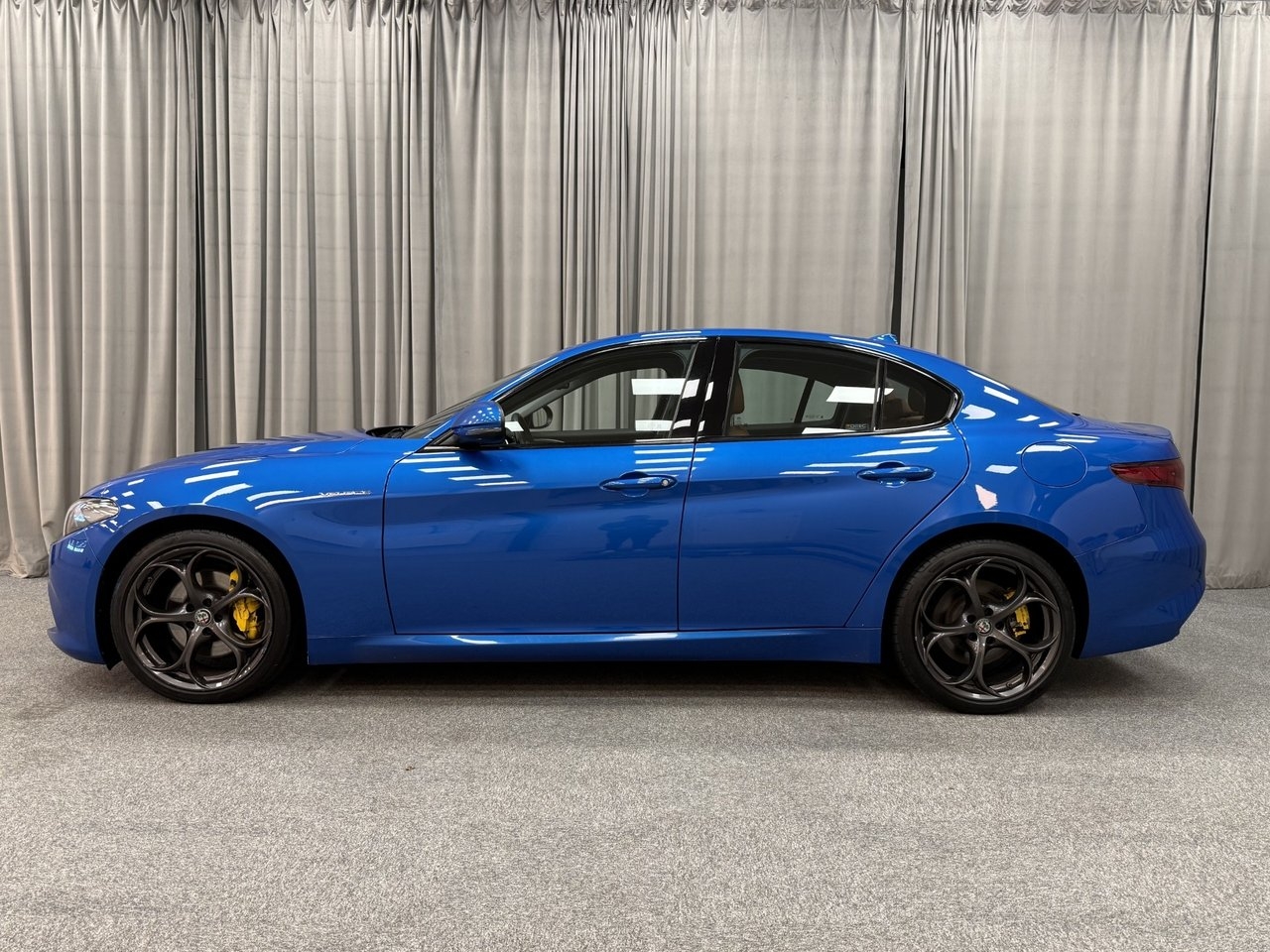 Alfa Romeo Giulia 2017, bild 2/10