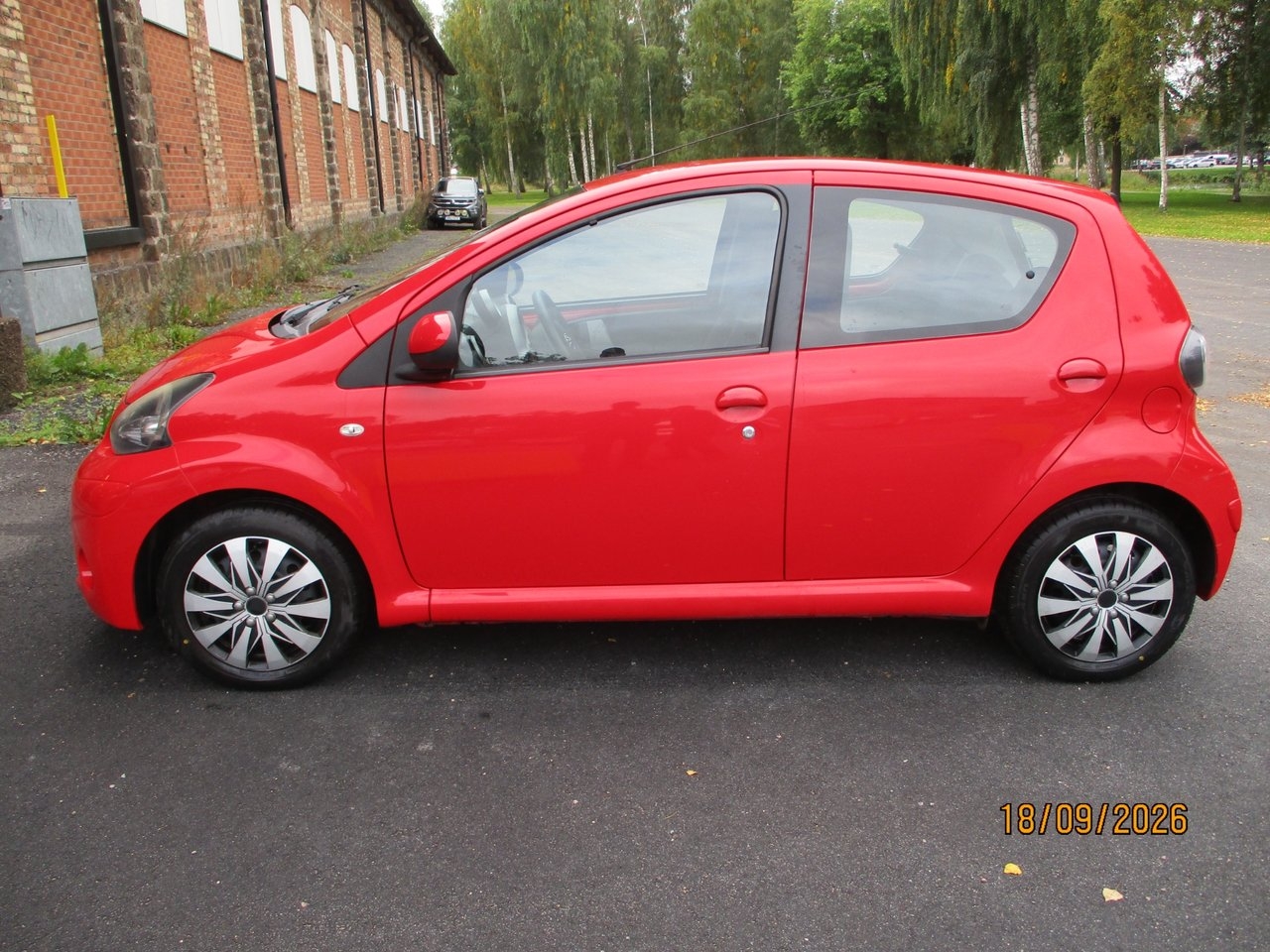 Toyota Aygo 5-dörrar 1.0 VVT-i Euro 5 2013, bild 2/5