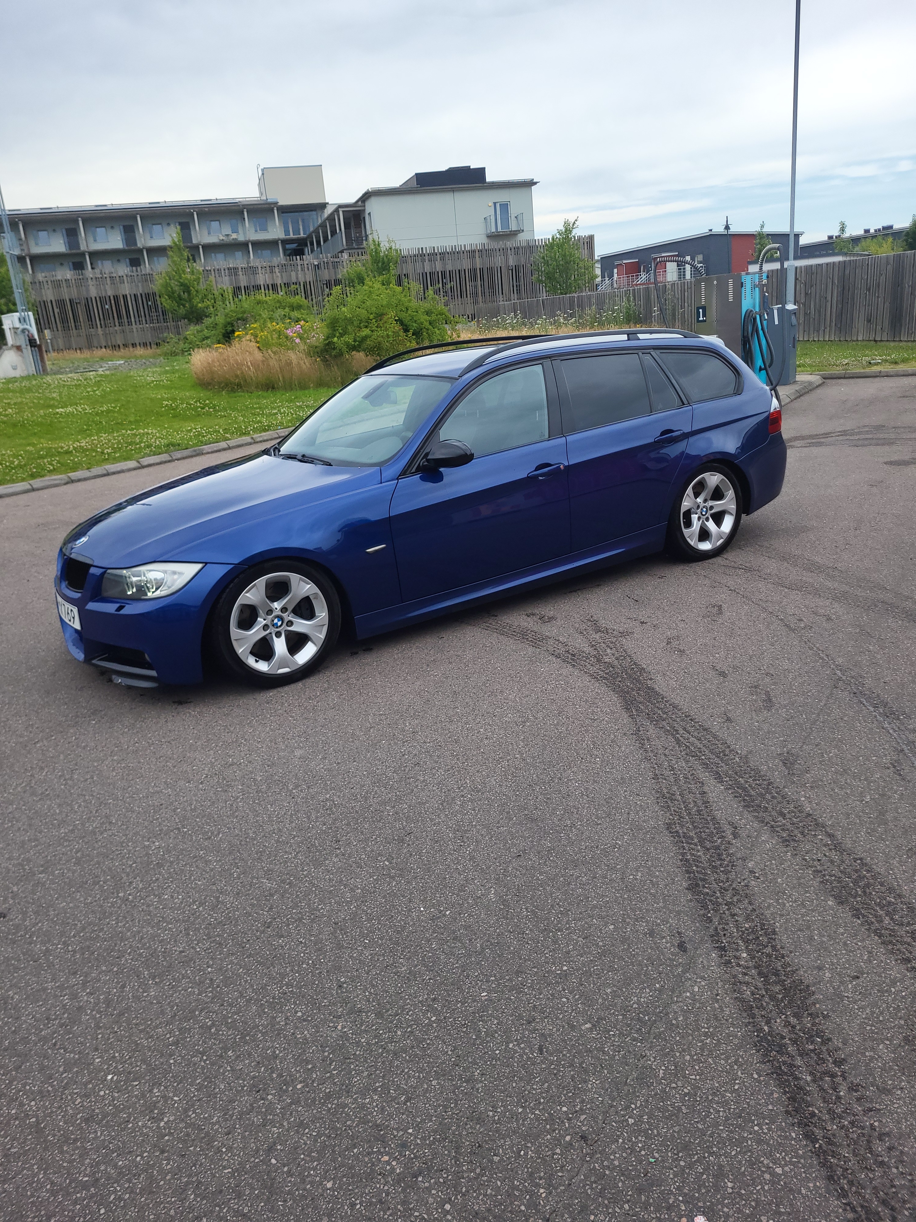 BMW 335 i Touring Steptronic 2007, kuva 2/3