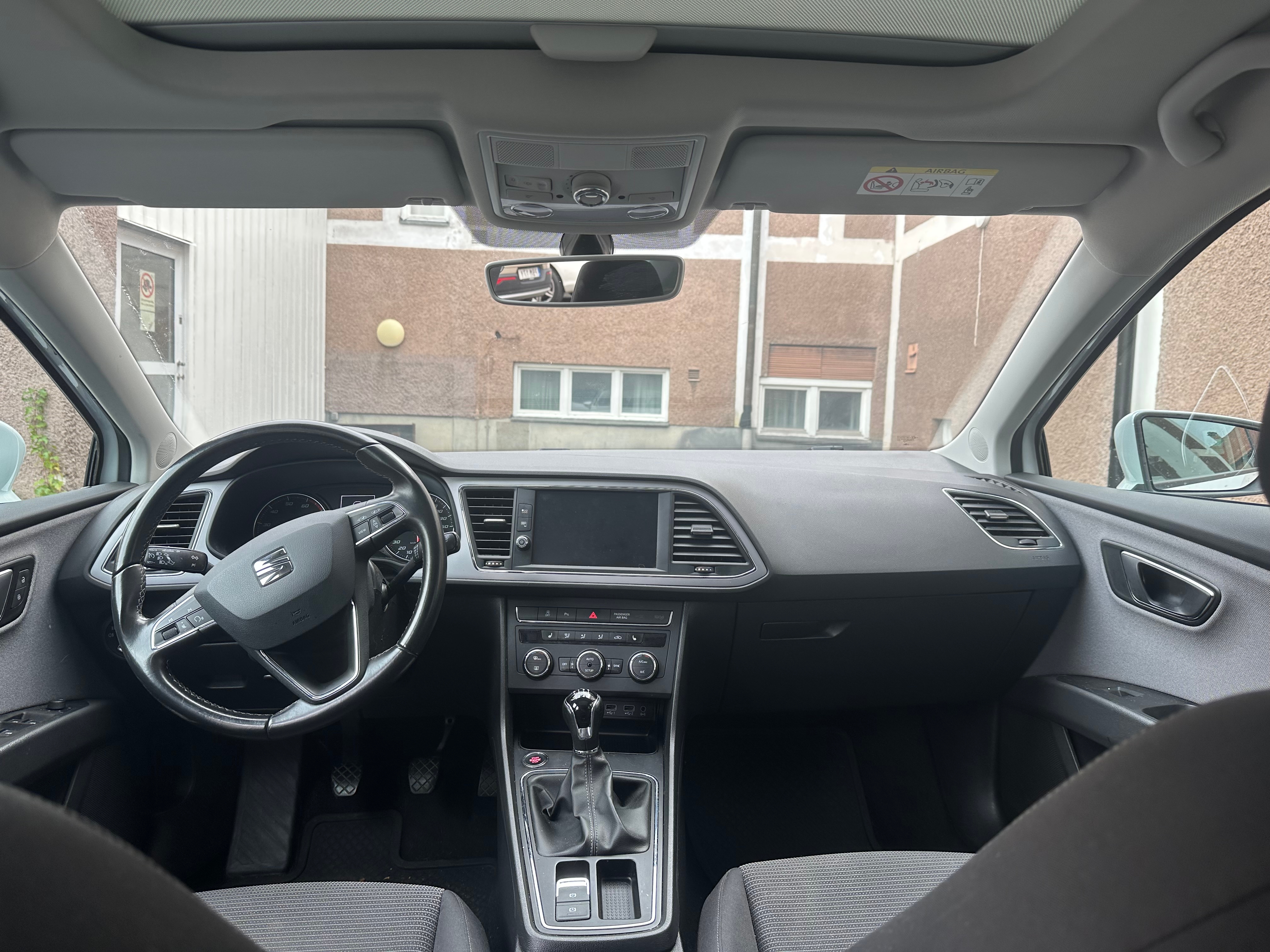 Seat Leon 1.0 TSI Manuell 2019, bild 2/10
