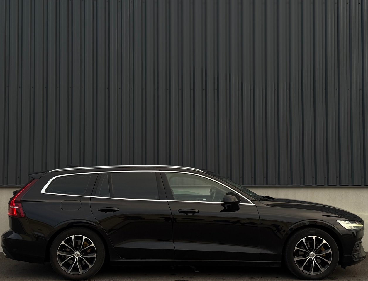 Volvo V60 2021, kuva 7/10