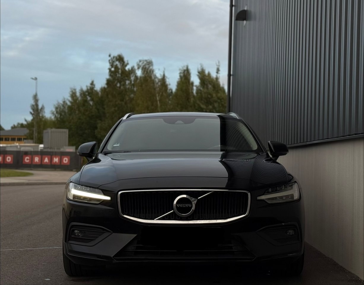 Volvo V60 2021, kuva 4/10