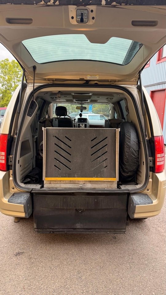 Chrysler Town & Country 2010, bild 5/10
