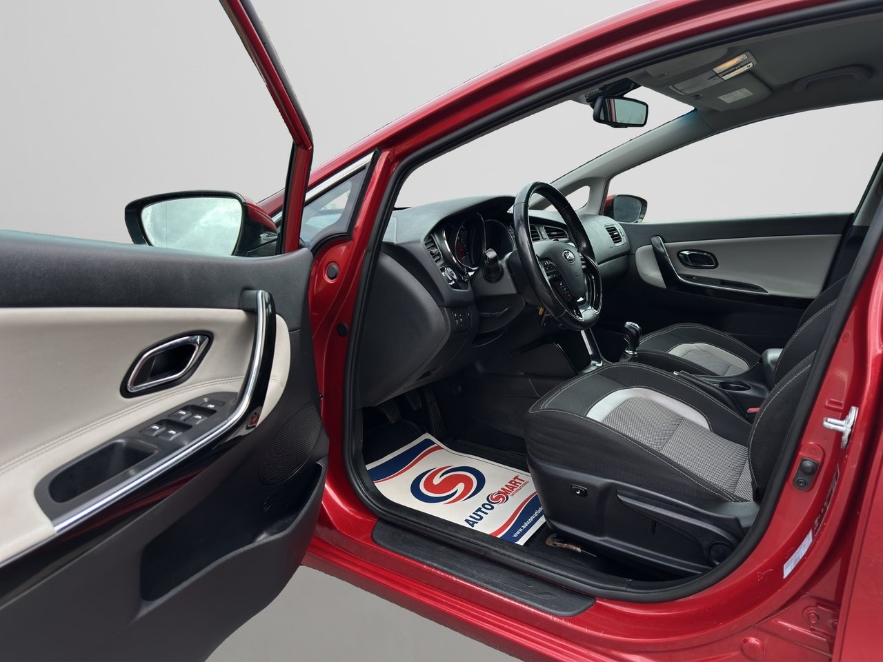 Kia Ceed cee'd_sw 1.6 CRDi Comfort 2014, bild 7/10