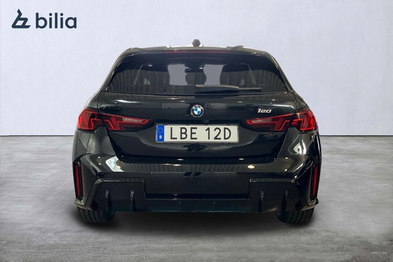 BMW 120 M Sport design 2026, bild 4/10