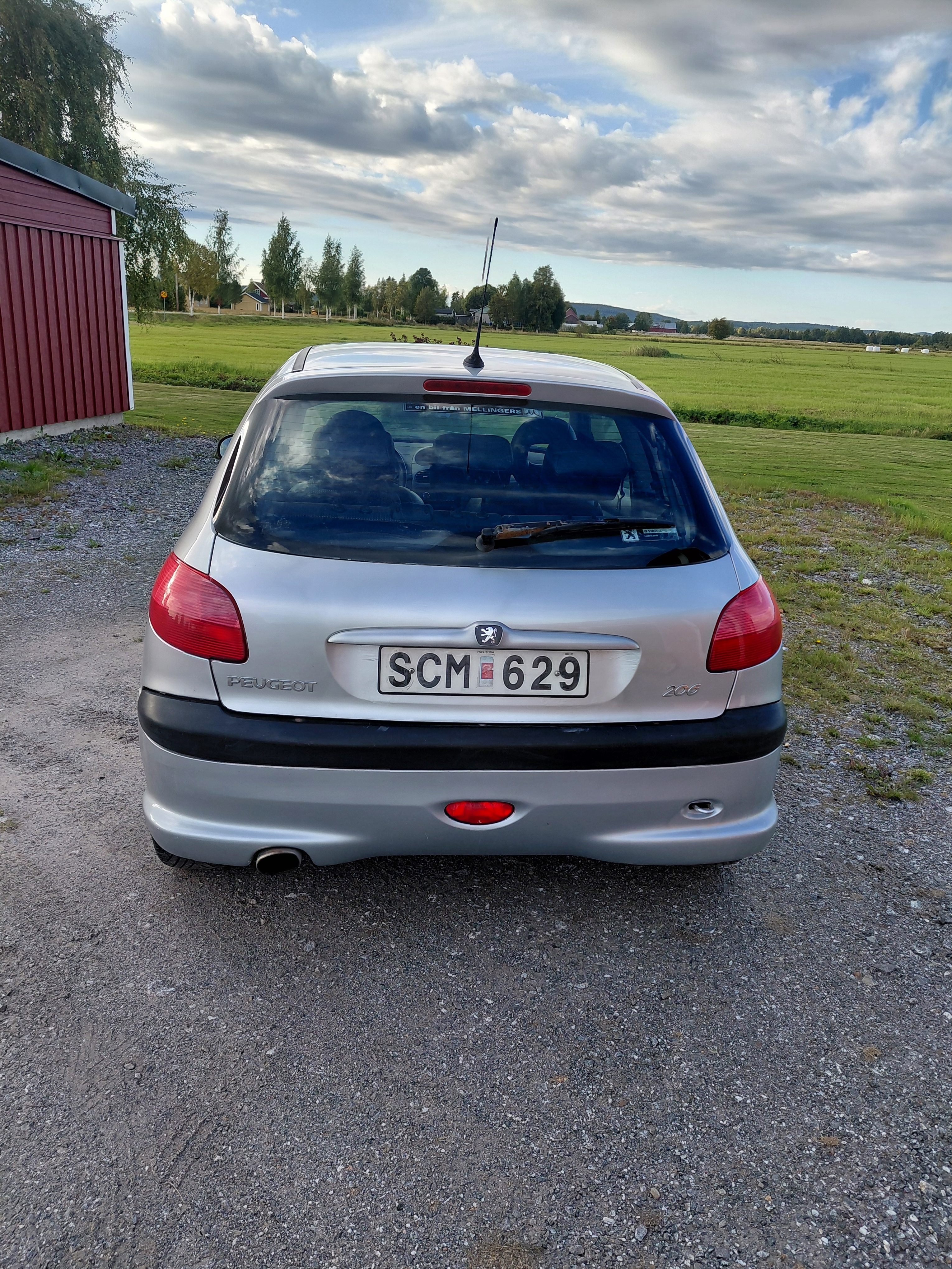 Peugeot 206 3-dörrar 2.0 Manuell 2001, bild 4/5