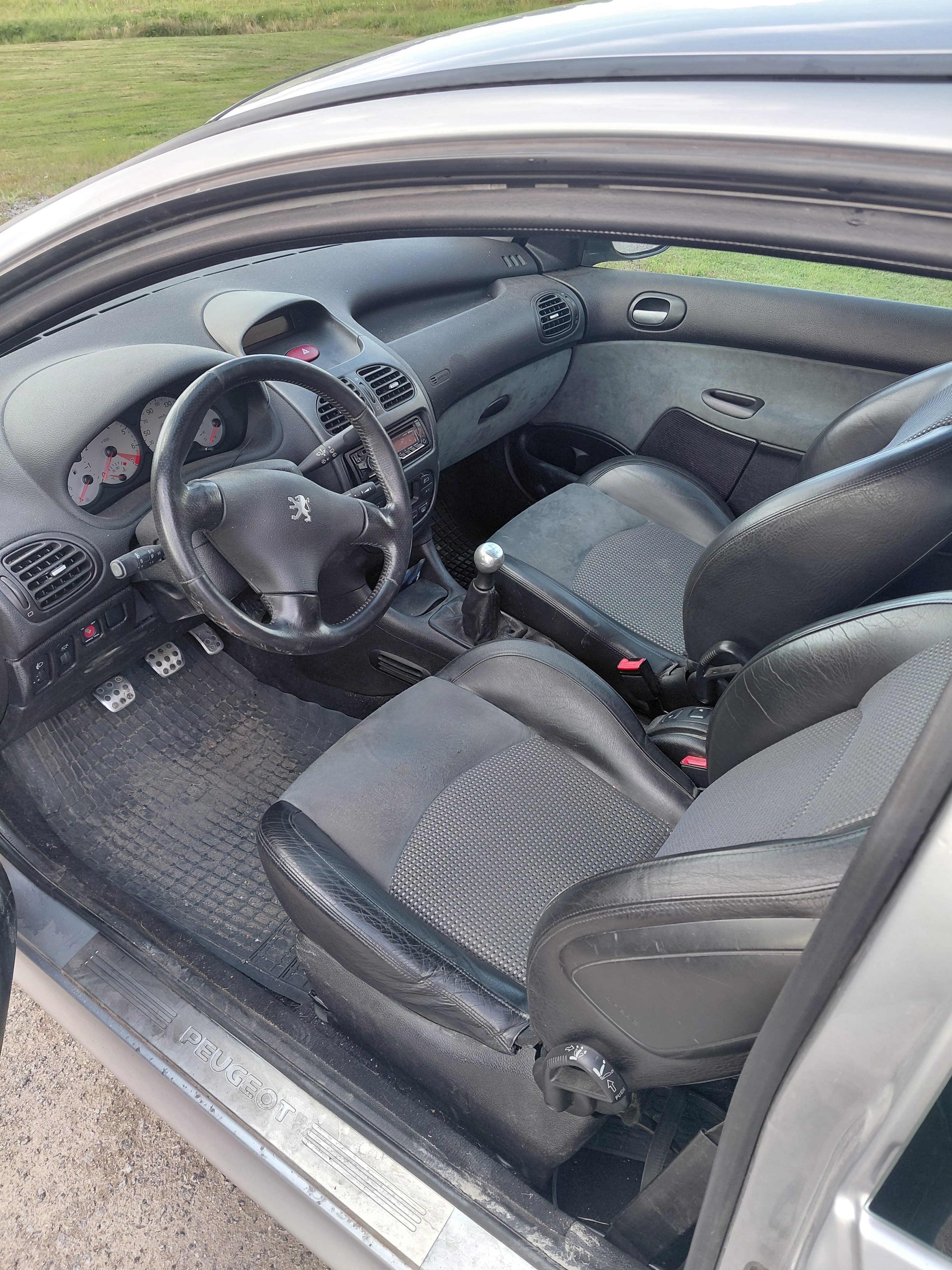 Peugeot 206 3-dörrar 2.0 Manuell 2001, bild 5/5
