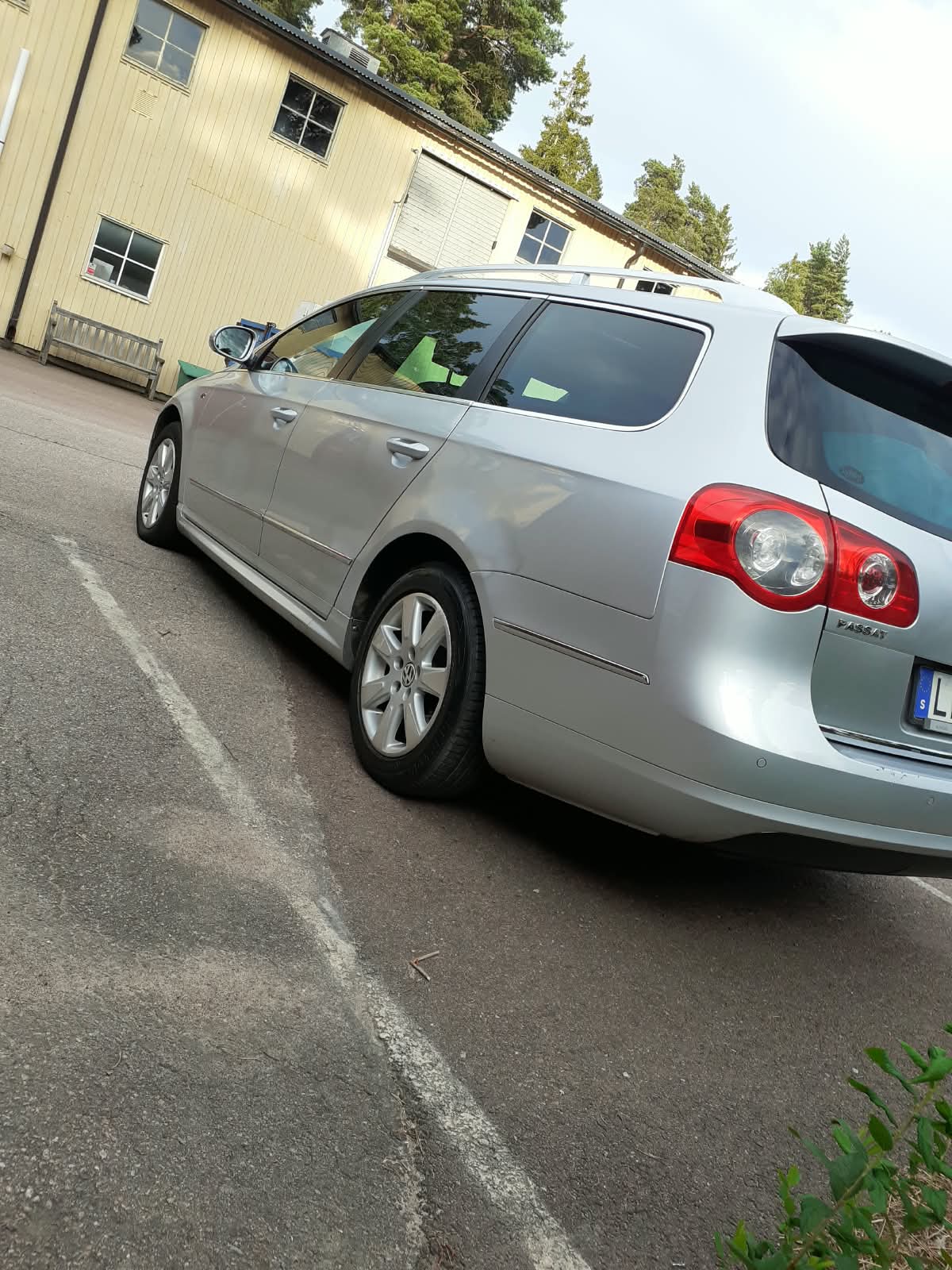 Volkswagen Passat 2010, photo 6/9