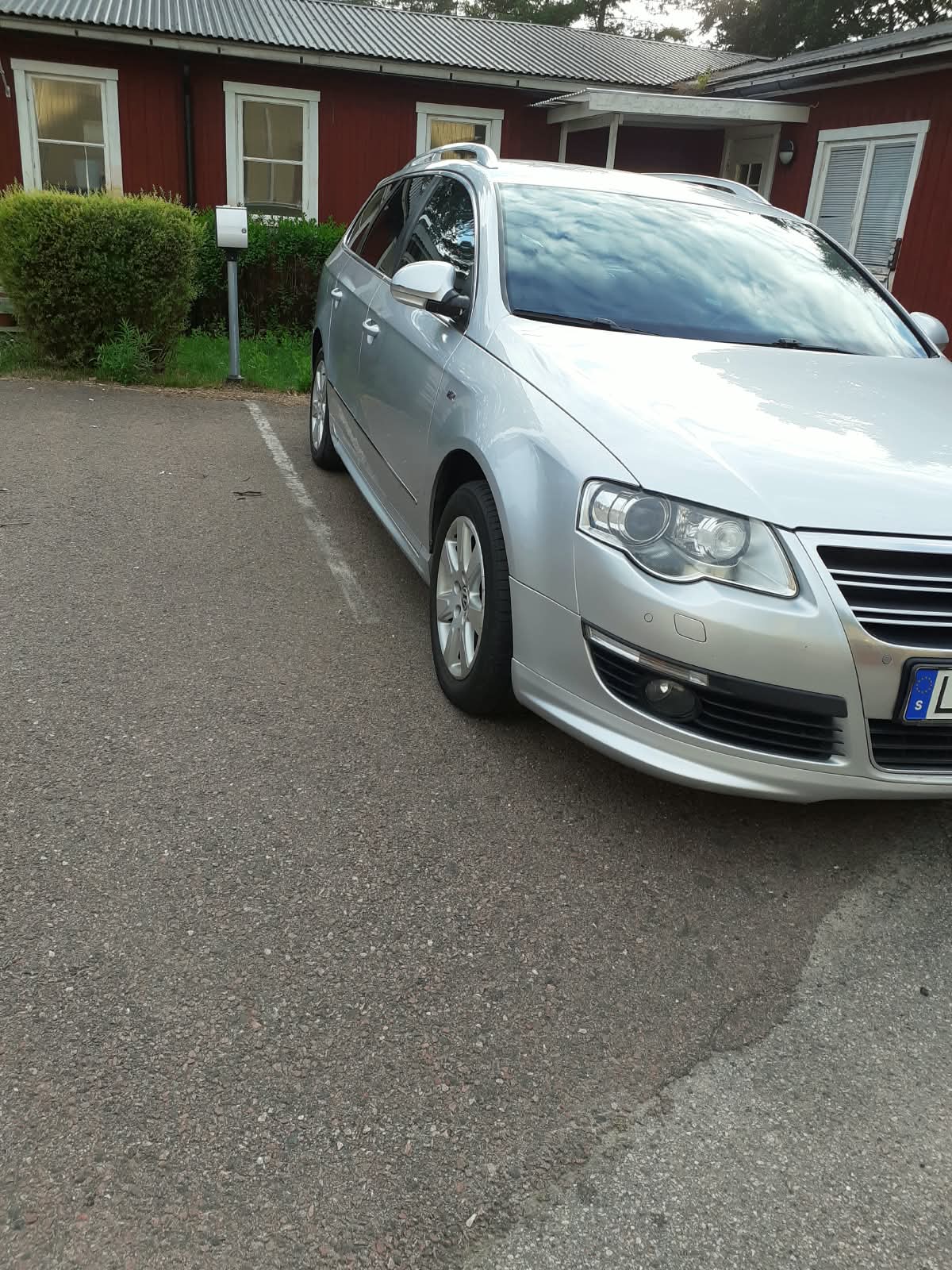 Volkswagen Passat 2010, photo 3/9