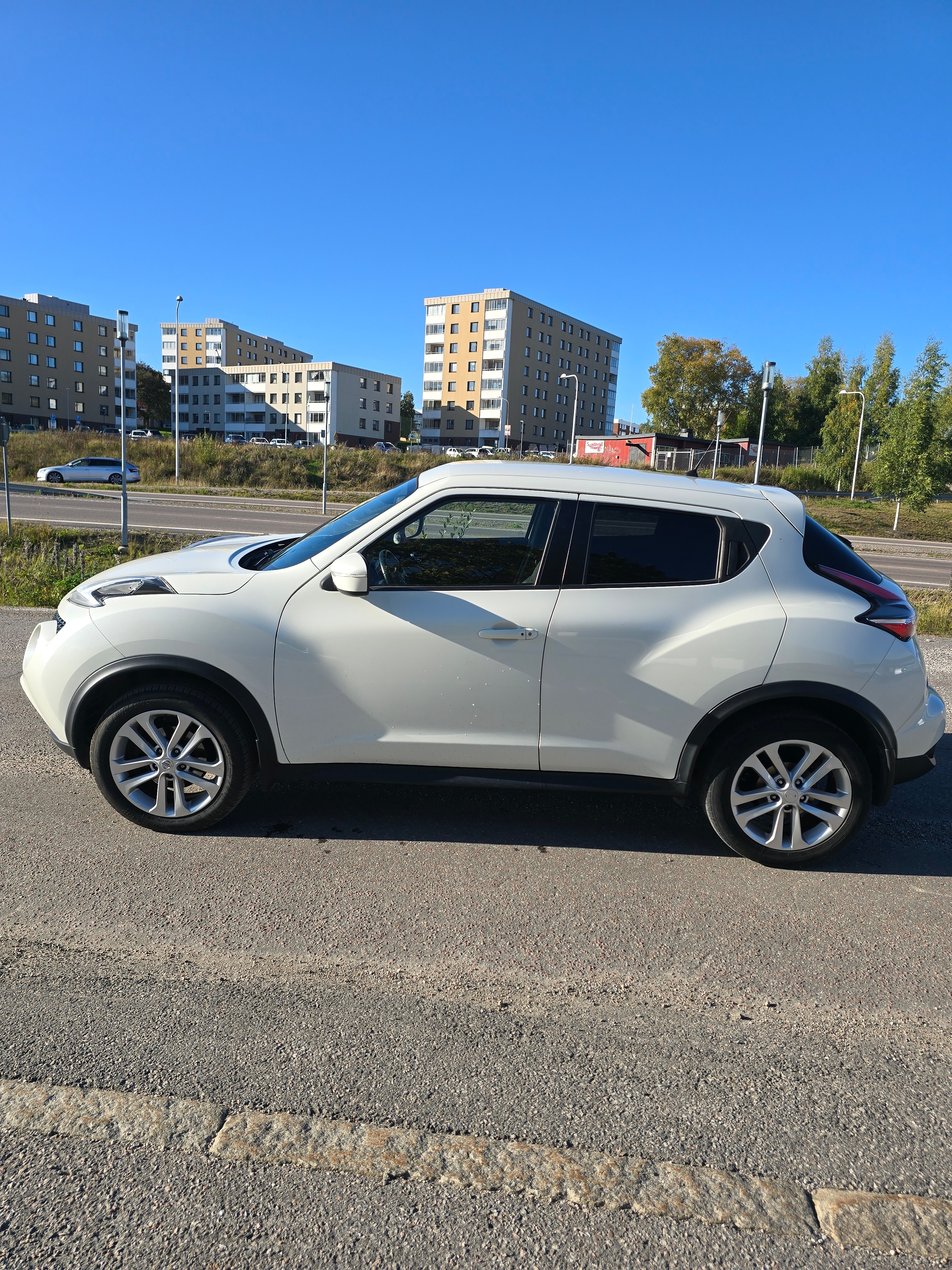 Nissan Juke 1.2 DIG-T Manuell 2017, bild 6/10