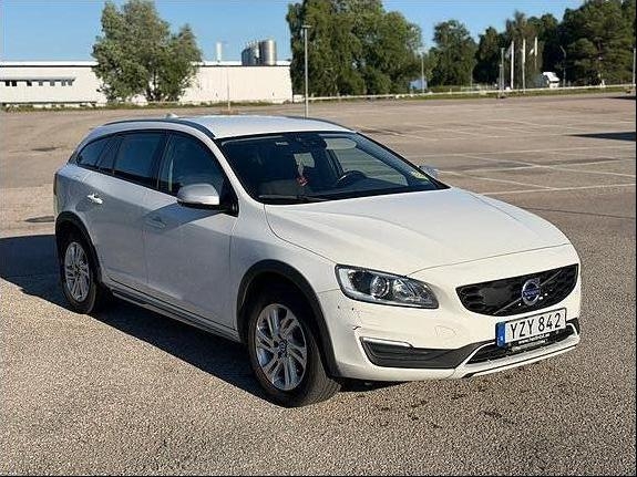 Volvo V60 Cross Country D3 Geartronic 2018, photo 2/10