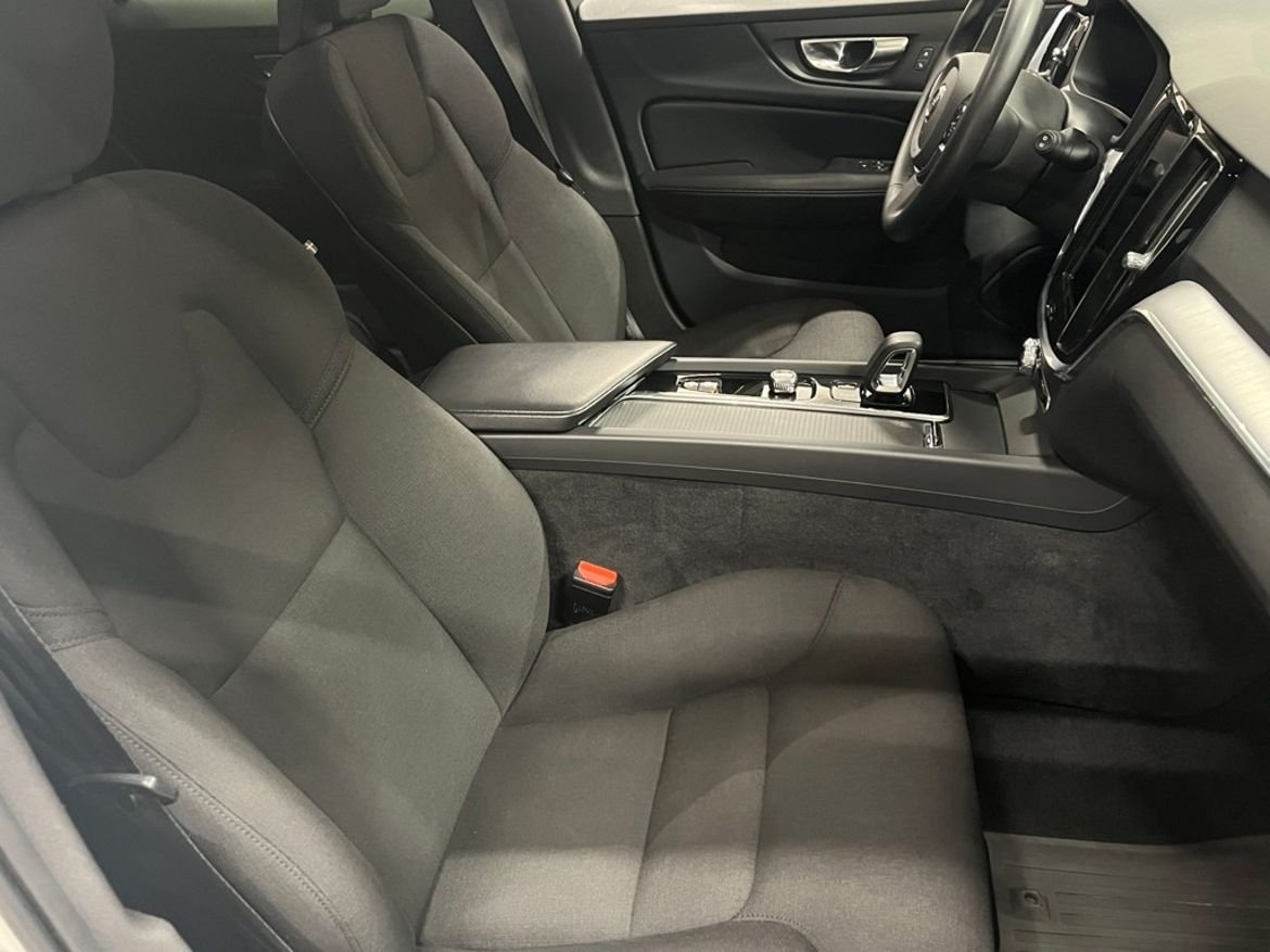 Volvo V60 Cross Country B4 AWD Adv 2022, bild 7/10