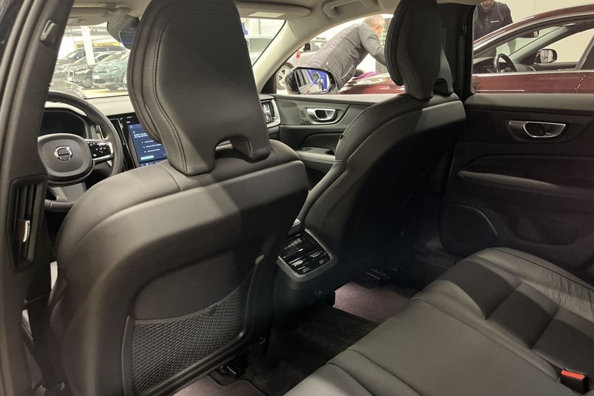Volvo V60 B4 Diesel Plus Dark (V-HJUL) 2023, bild 7/10