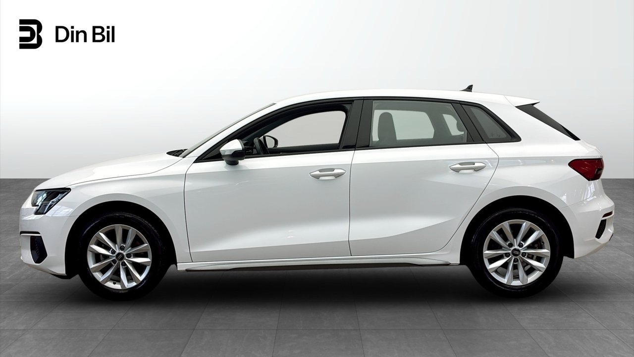 Audi A3 35 TFSI Proline 150 hk 6-växlad 2024, bild 2/10