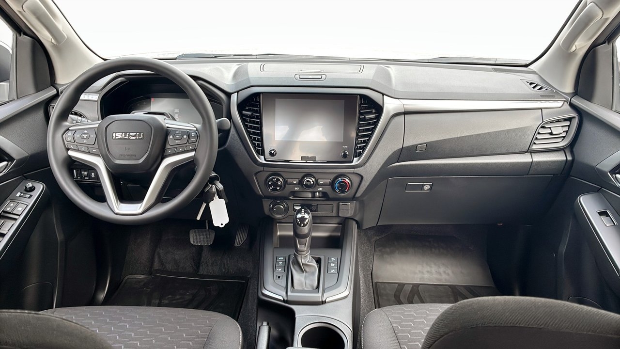 Isuzu D-max XRM DOUBLE CAB AUT 2026, kuva 4/10