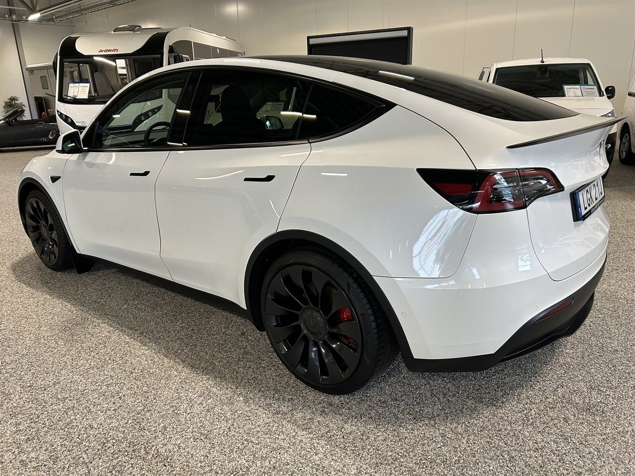 Tesla Model Y 2022, bild 2/10