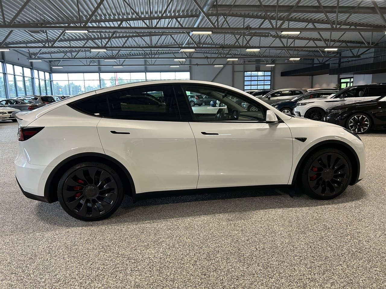 Tesla Model Y 2022, bild 7/10