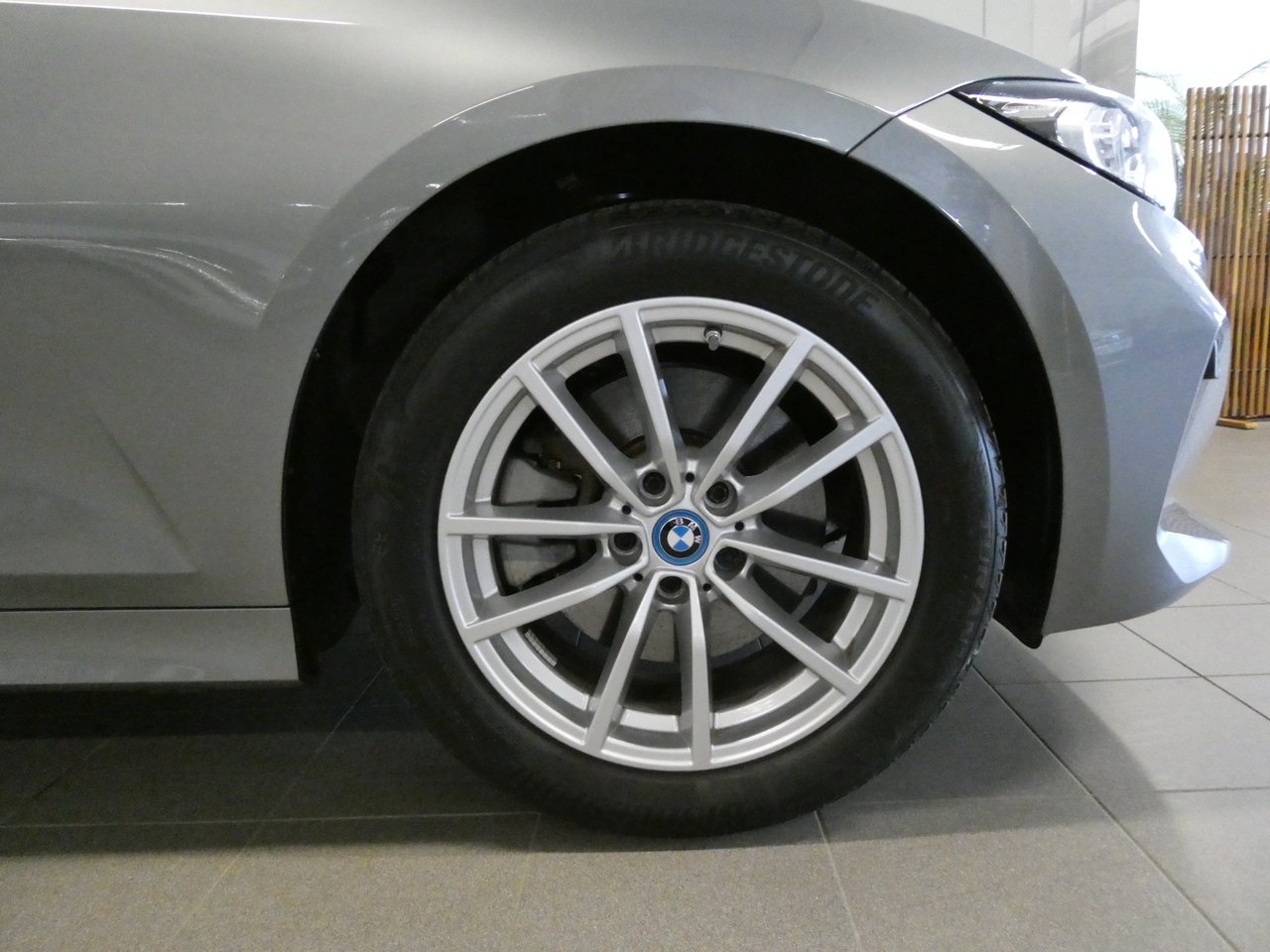 BMW 330 e xDrive 2024, bild 7/10