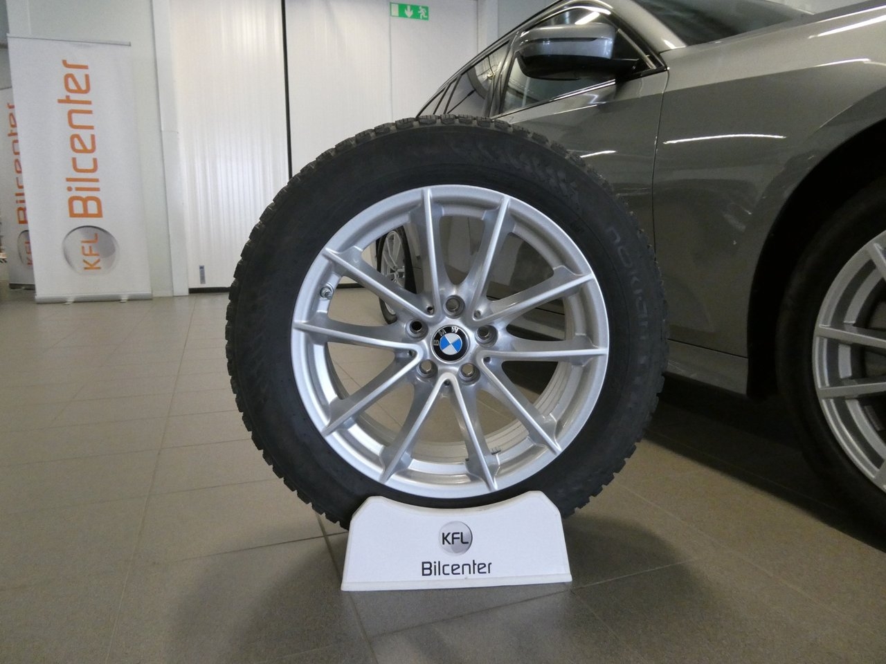 BMW 330 e xDrive 2024, bild 2/10