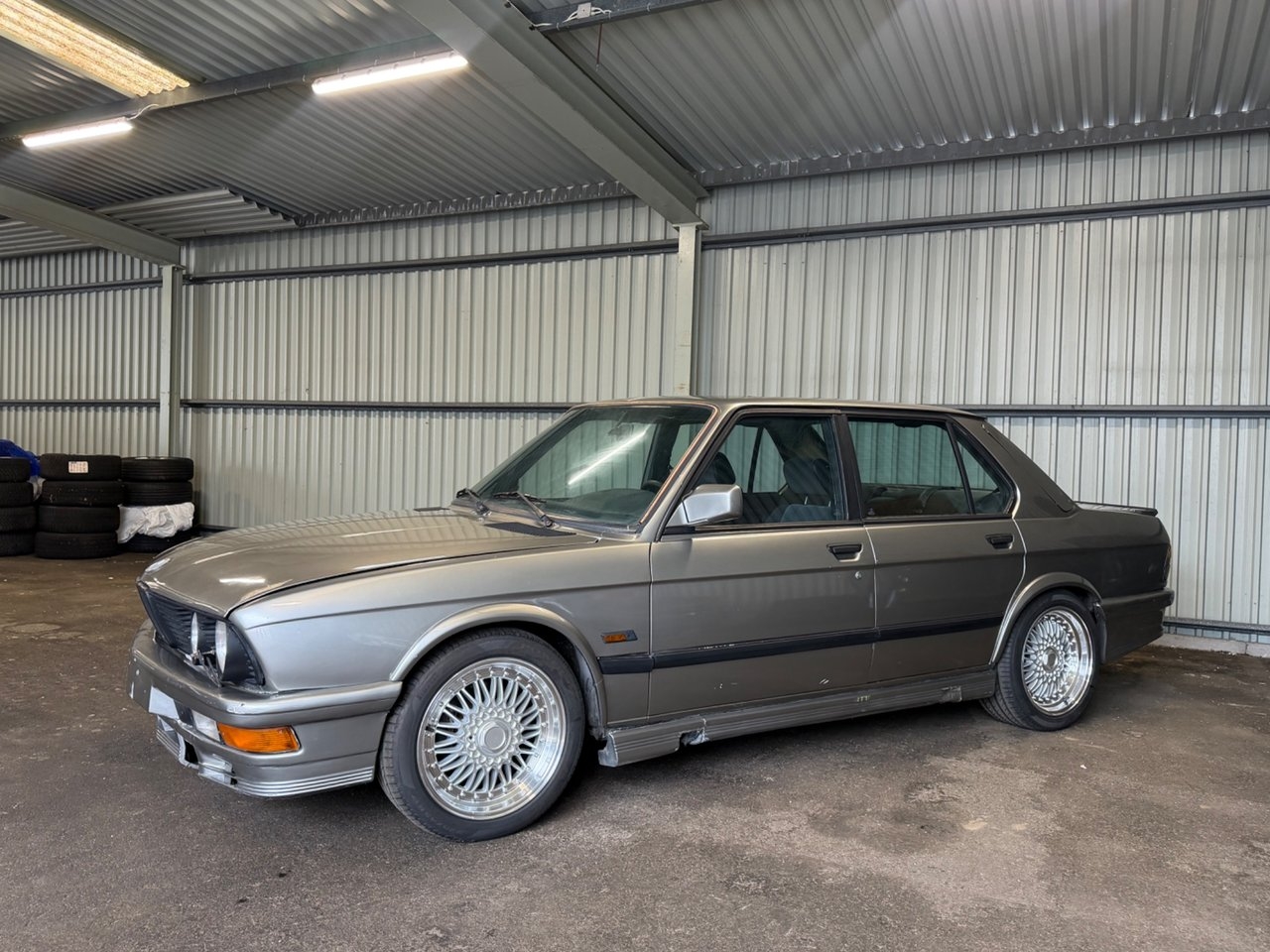 BMW M535i 1986, kuva 2/18
