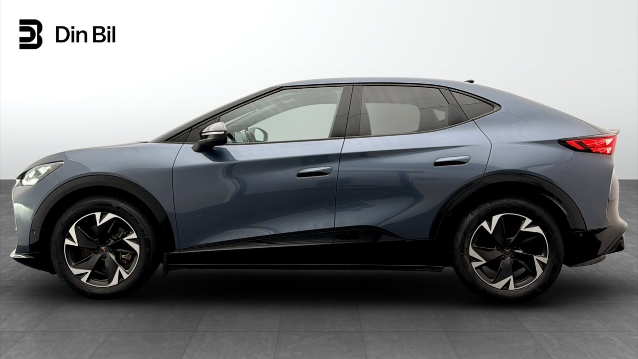 Cupra Tavascan 2024, photo 2/10