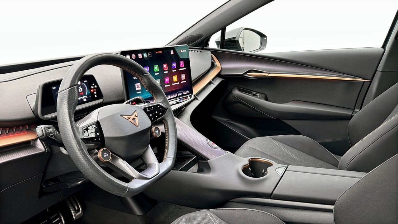 Cupra Tavascan 2024, photo 7/10