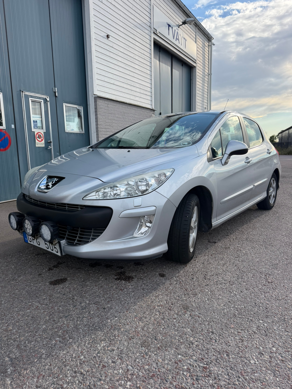 Peugeot 308 5-dörrar 1.6 VTi Manuell 2008, bild 2/10