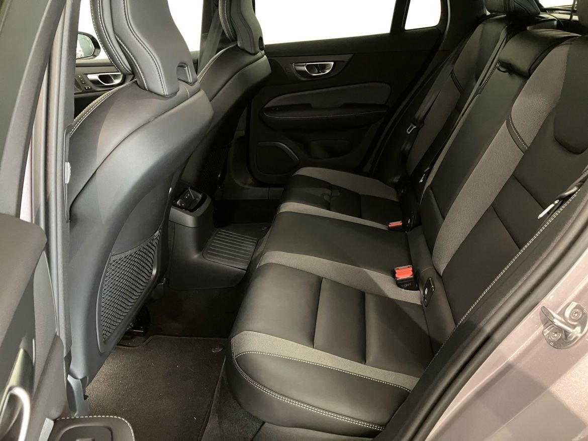 Volvo V60 T6 Plus Dark Nordic Edition 2026, photo 7/10