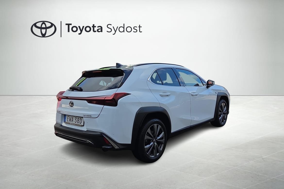 Lexus UX 2023, photo 2/10