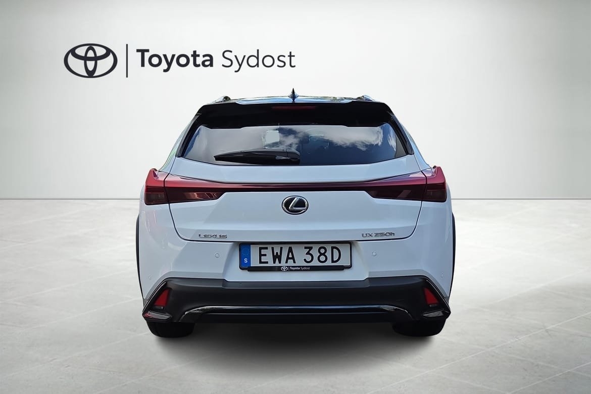 Lexus UX 2023, photo 4/10