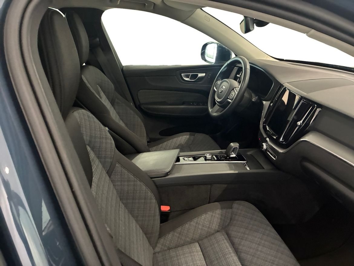 Volvo XC60 Recharge T6 Core Edition 2024, bild 5/10