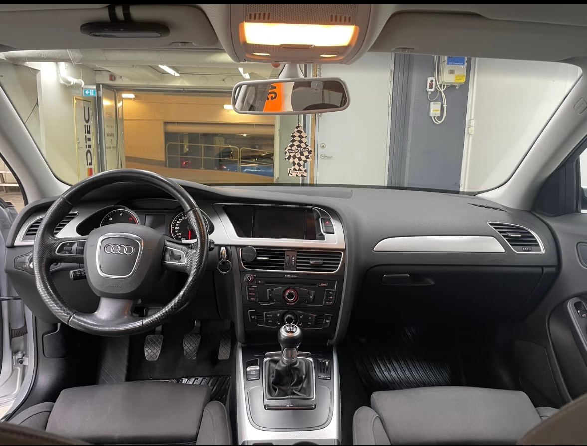 Audi A4 Avant 2.0 TDI Manuell 2012, bild 3/4