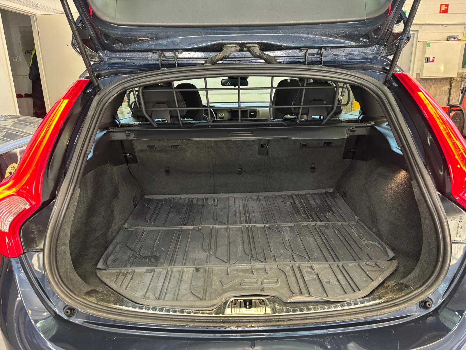 Volvo V60 D4 AWD Geartronic 2014, bild 7/8