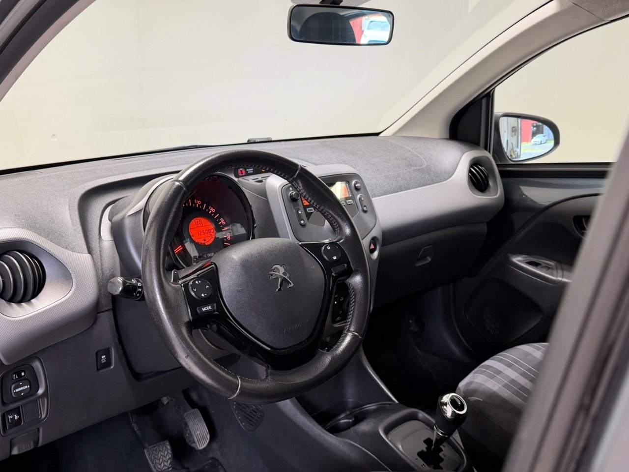 Peugeot 108 5-dörrar 1.0 VTi AUTOMAT 2018, bild 6/8
