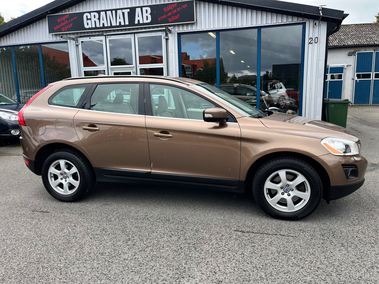 Volvo XC60 2.4D AUT Momentum Skinn Drag 2010, bild 2/10