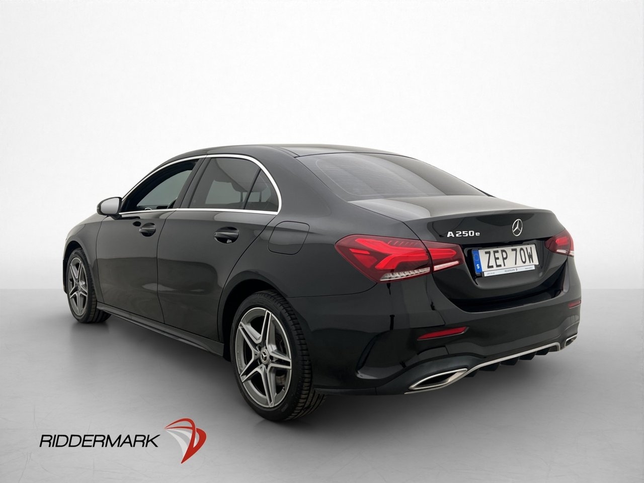 Mercedes-Benz A 250 e Sedan AMG 2023, photo 5/33