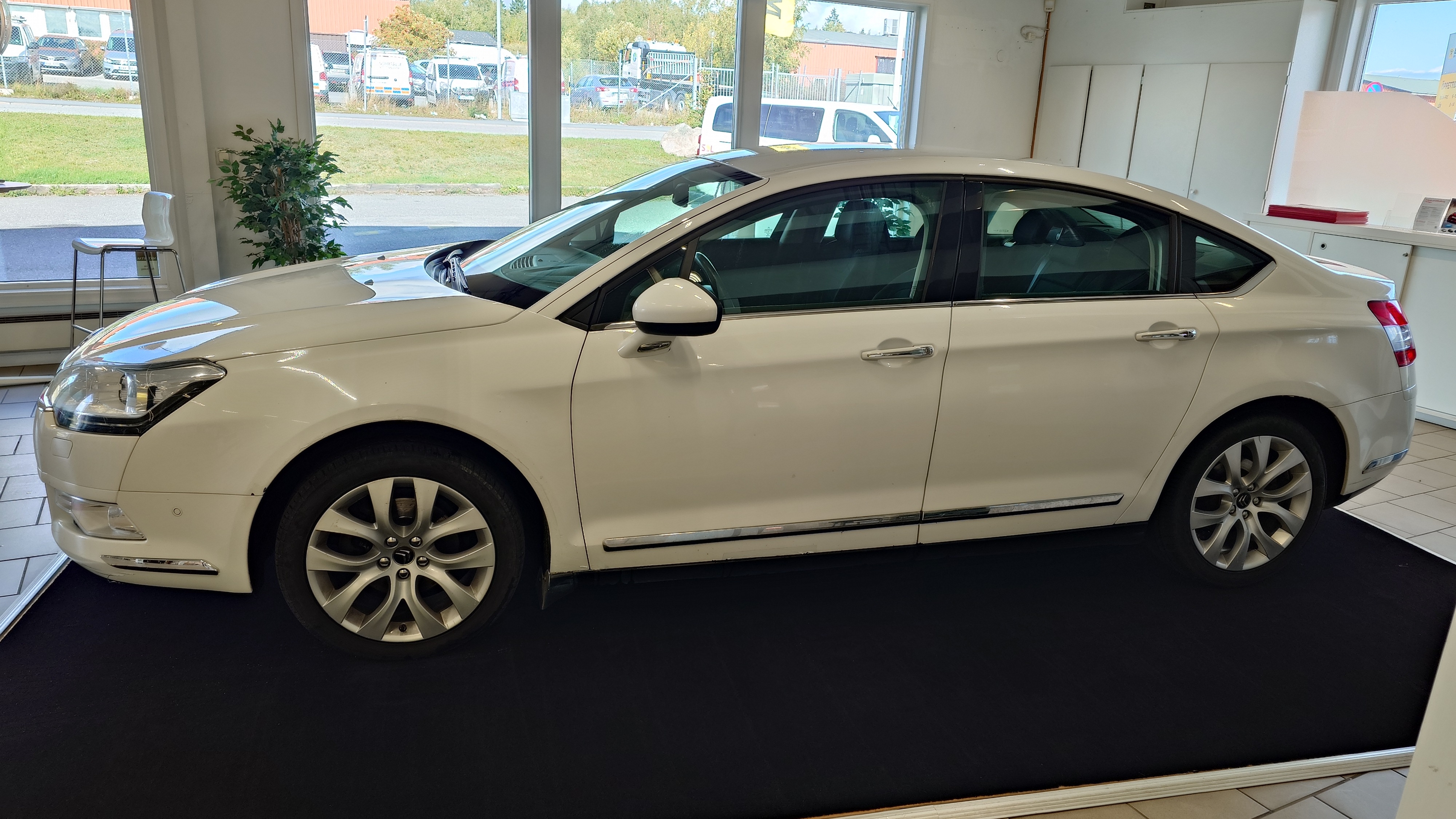 Citroen C5 Sedan 1.6 HDi Manuell 2014, bild 2/6