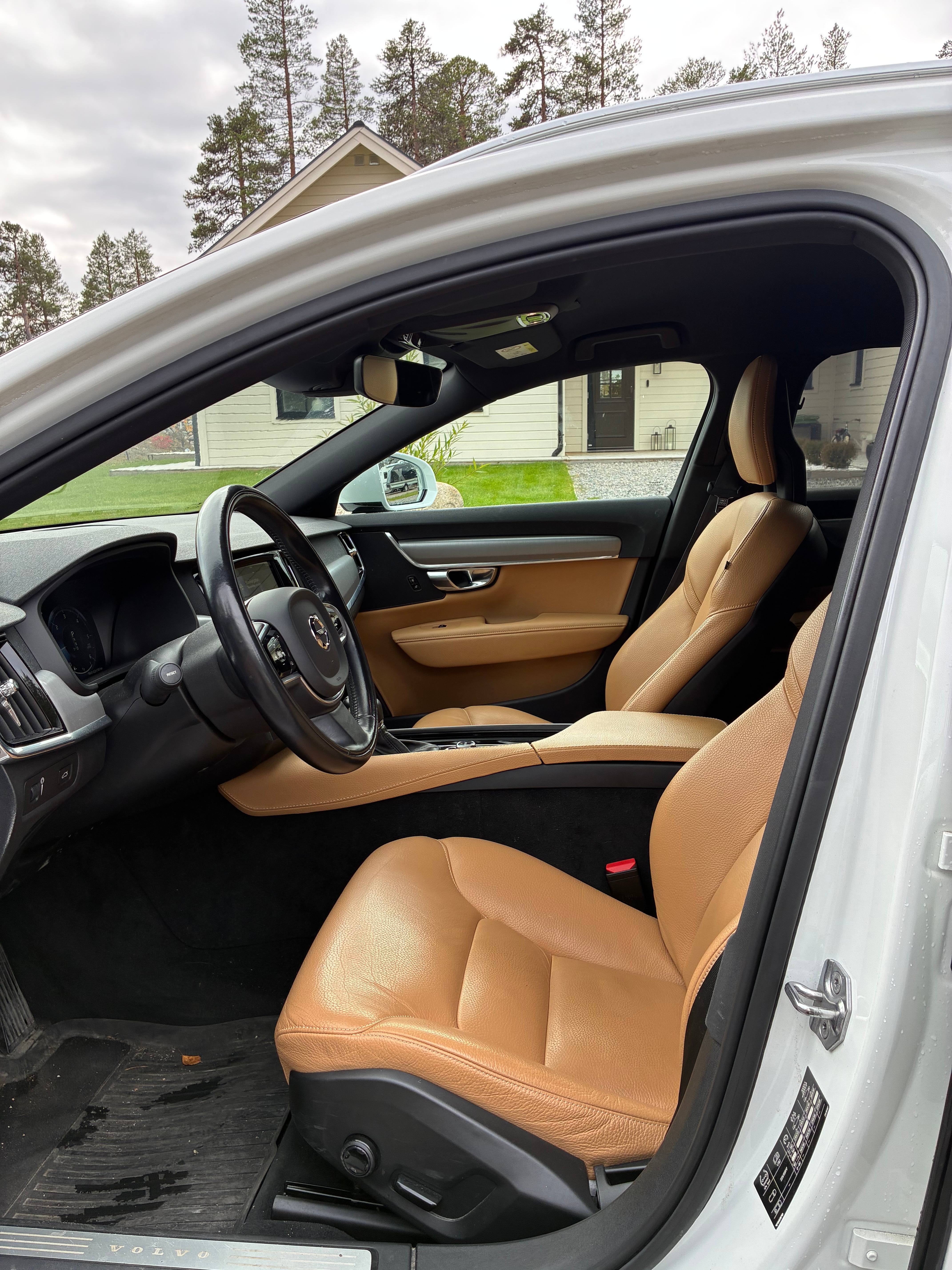 Volvo V90 D4 AWD VOC, SoV-däck 2017, bild 7/7