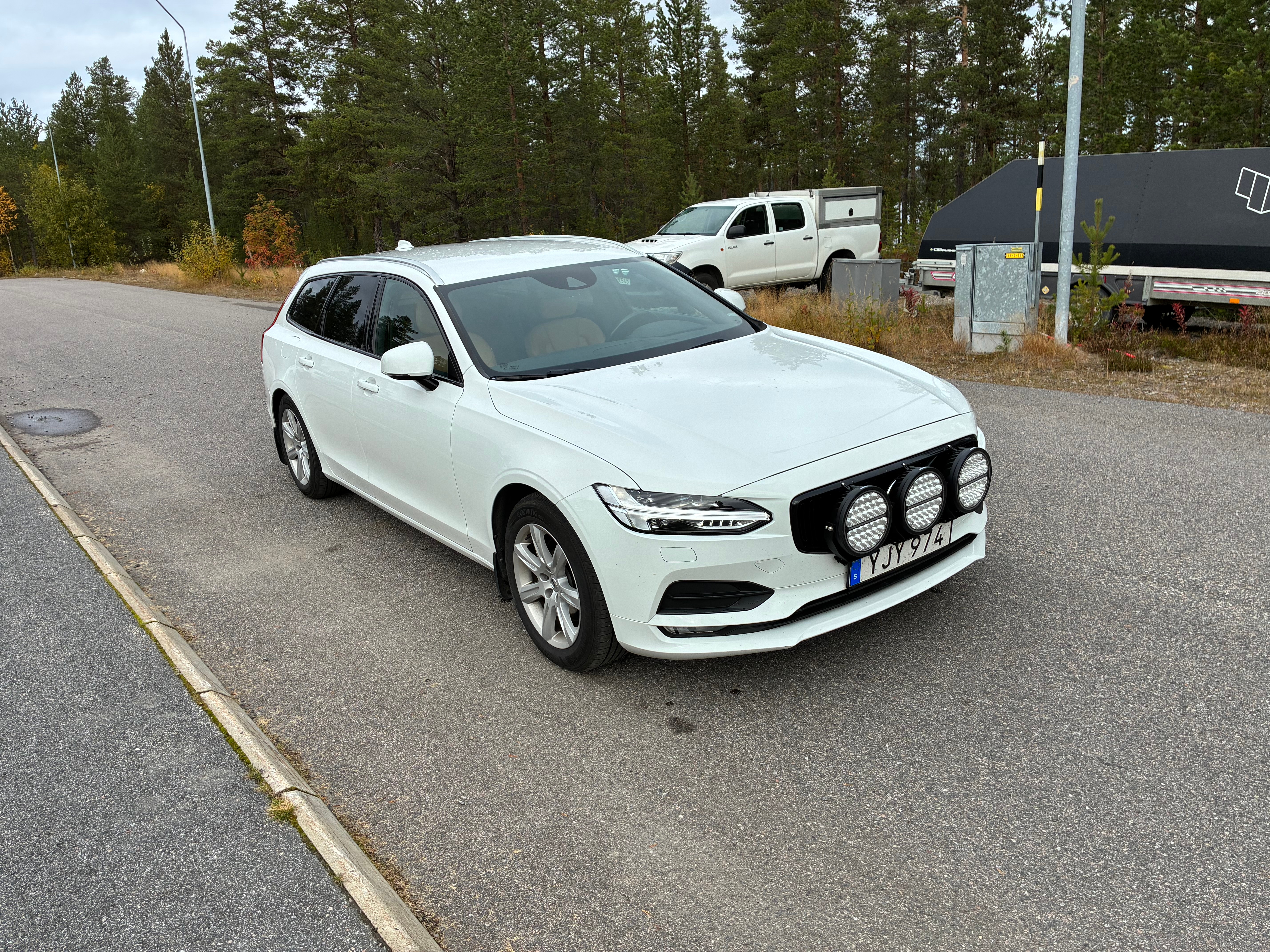 Volvo V90 D4 AWD VOC, SoV-däck 2017, bild 2/7