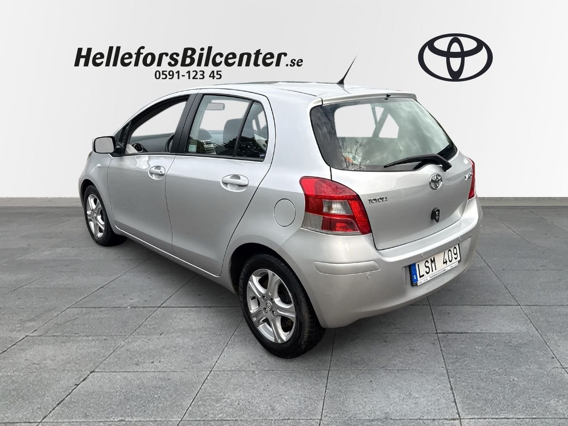 Toyota Yaris 2011, bild 2/10
