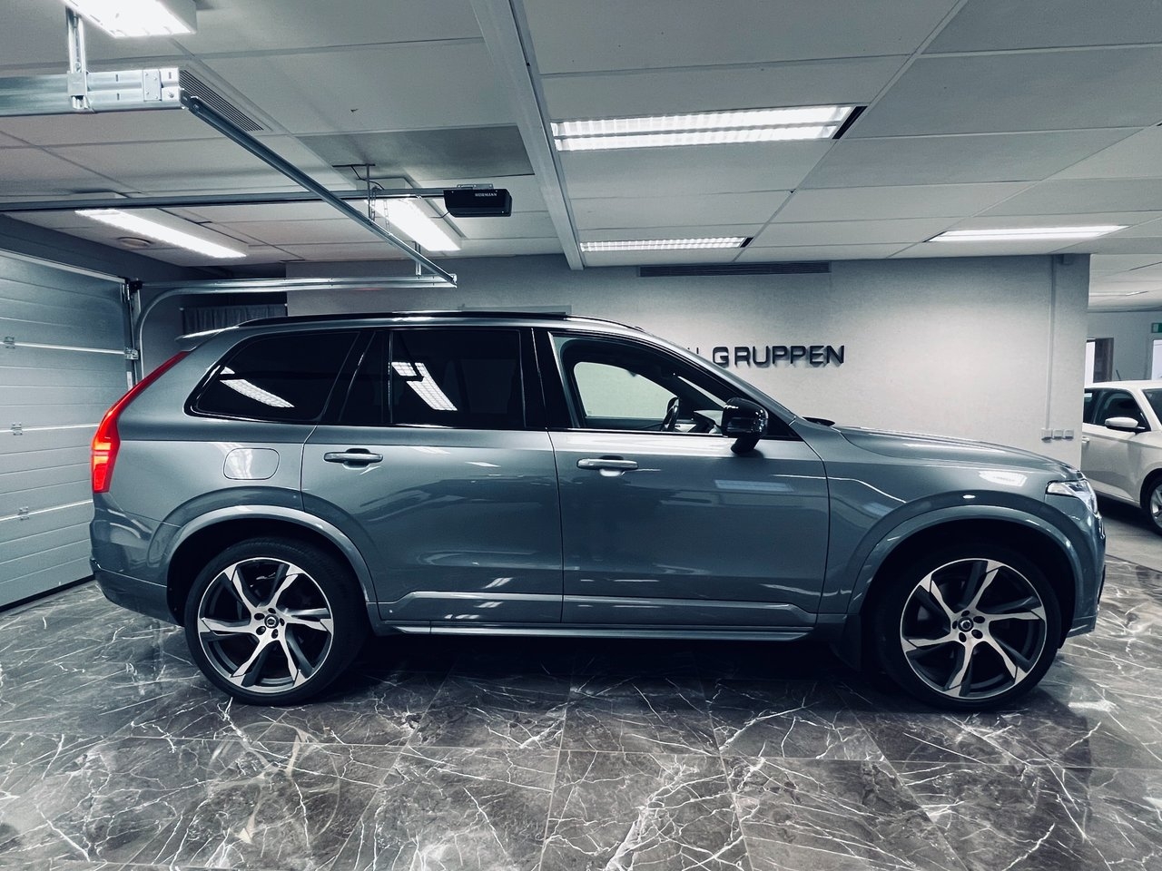 Volvo XC90 D5 Polestar AWD R-Design 2018, bild 4/10