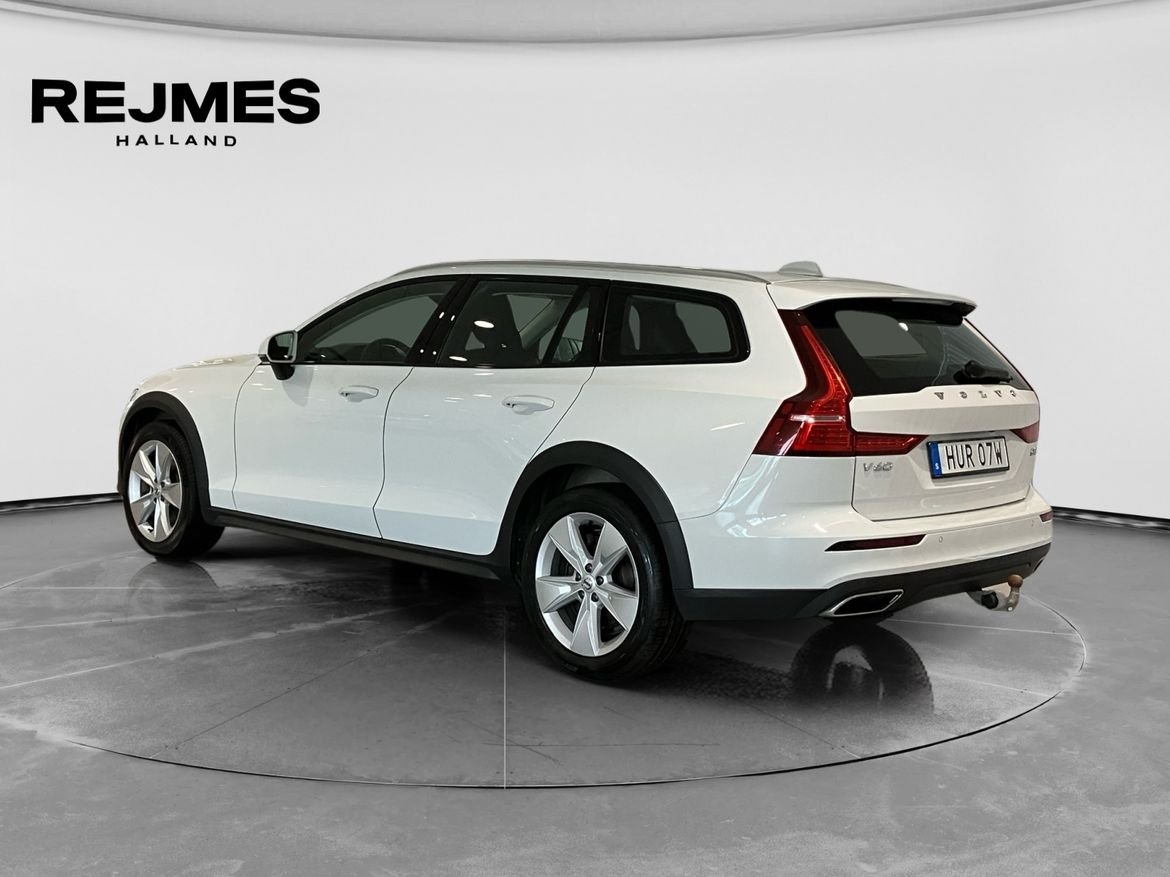 Volvo V60 Cross Country B4 AWD D Adv 2022, bild 2/10