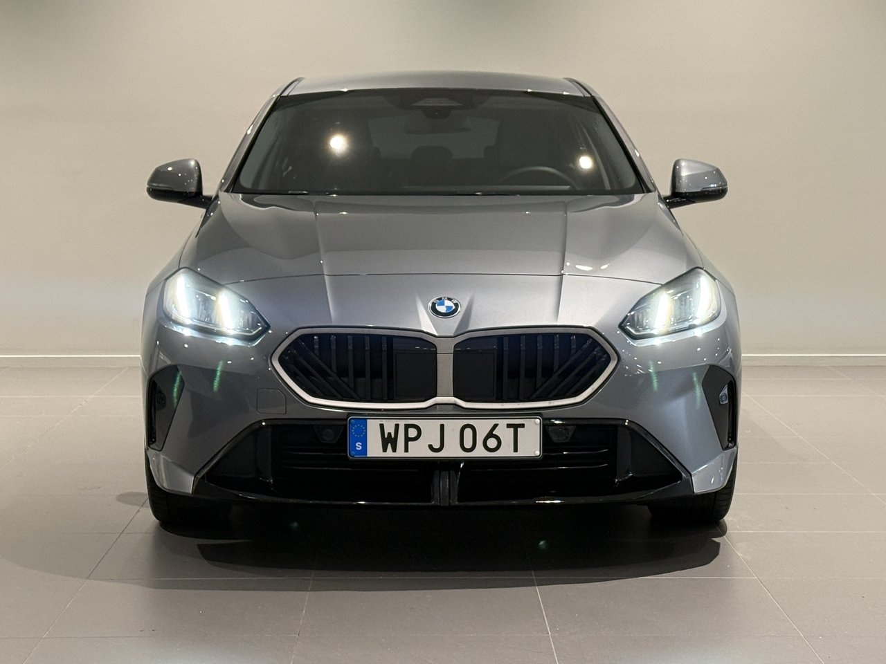BMW 120 2026, photo 2/10