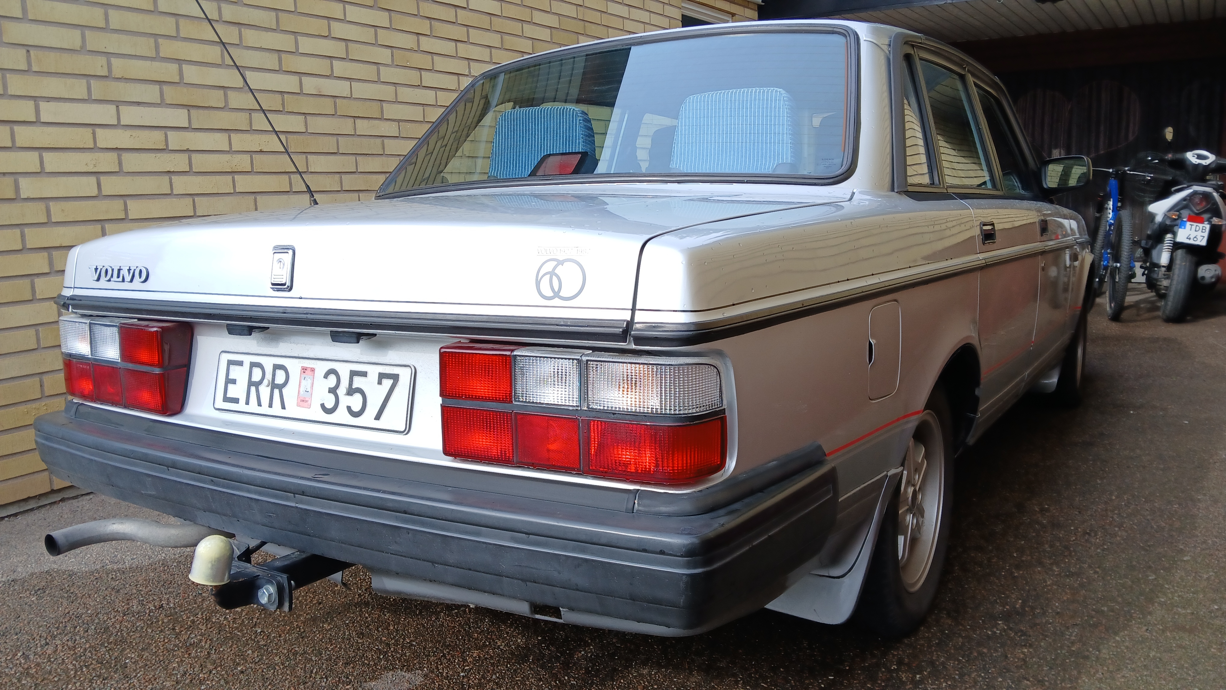 Volvo 240 2.3 Manuell 1987, bild 2/3
