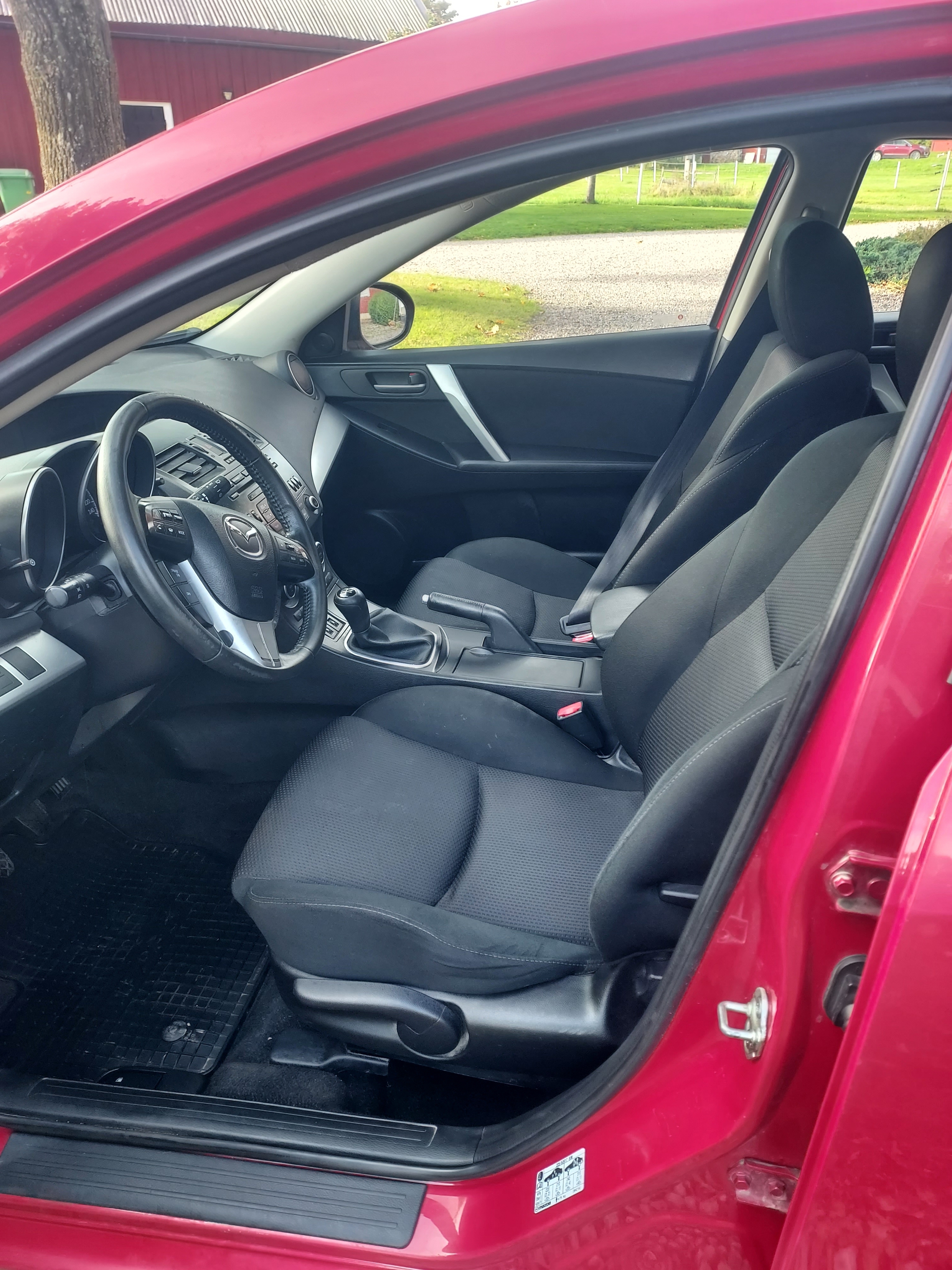 Mazda 3 Sport 1.6 MZ-CD Manuell 1 ägare 2012, bild 5/5