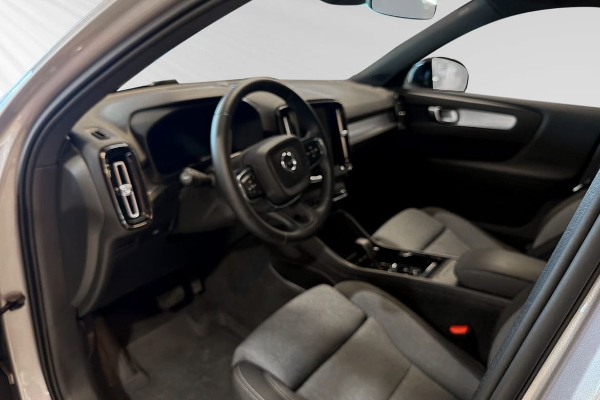 Volvo XC40 B4 FWD Bensin Plus Dark 2026, bild 7/10