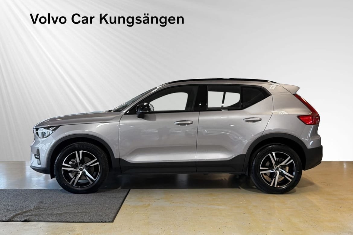 Volvo XC40 B4 FWD Bensin Plus Dark 2026, bild 3/10