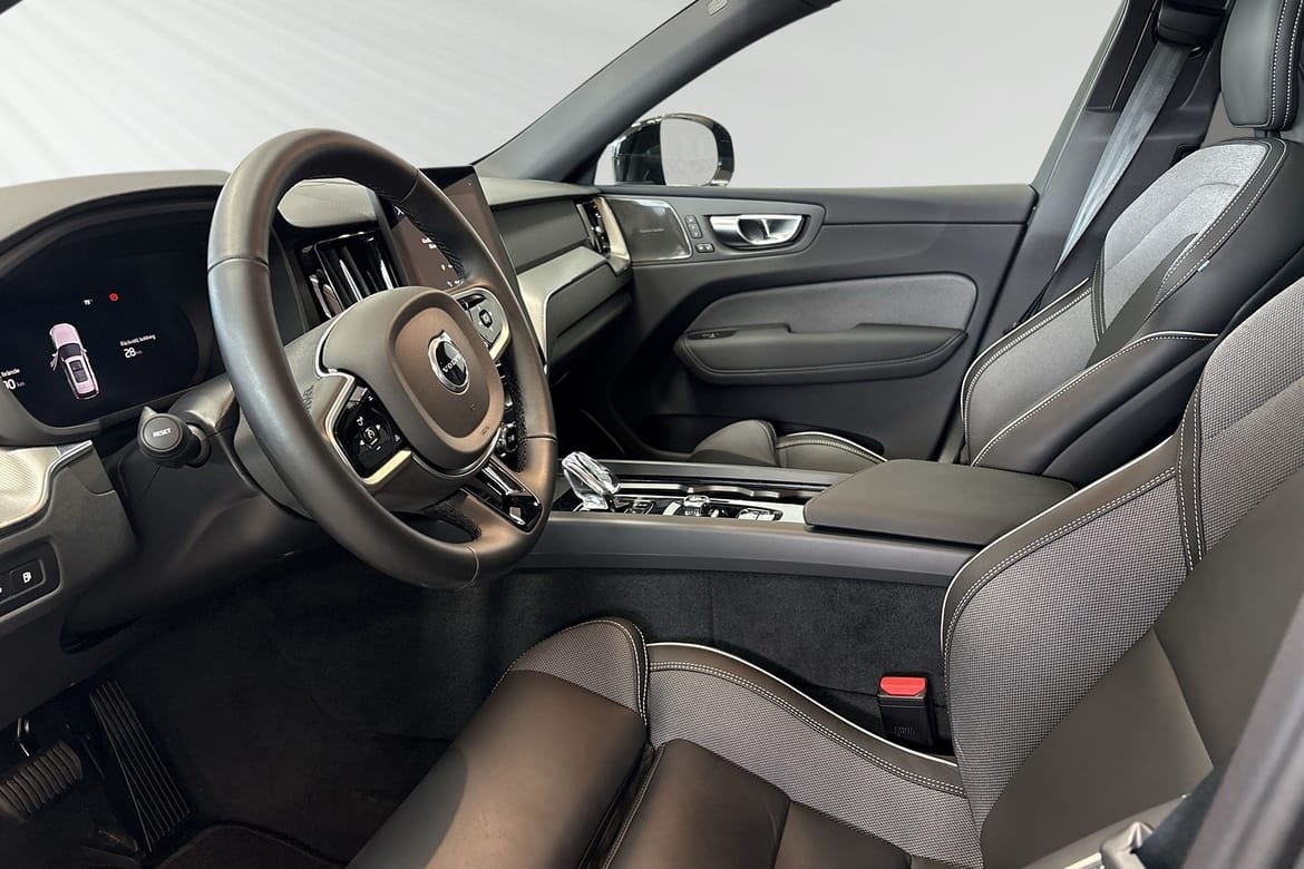 Volvo XC60 T6 Plus Black Nordic Edition 2026, bild 7/10
