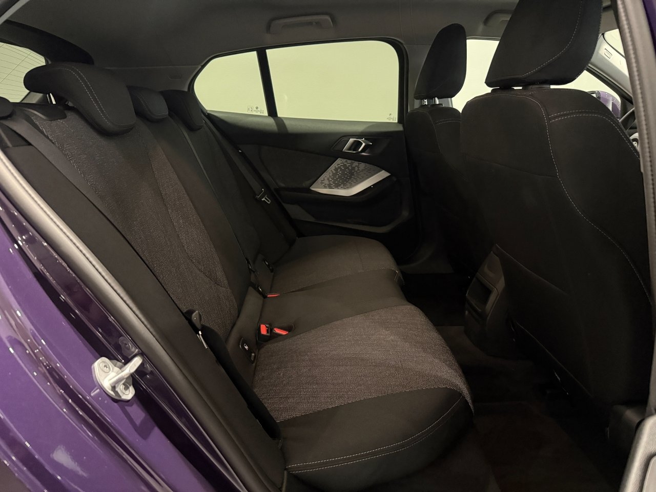 BMW 120 2026, photo 7/10
