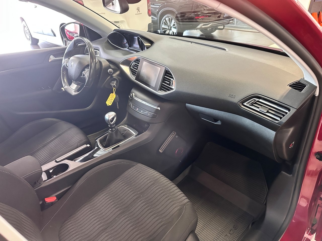 Peugeot 308 2014, kuva 5/8